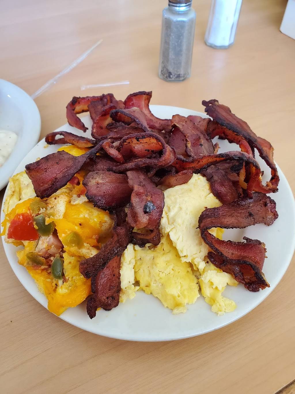 J Ds Country Restaurant | restaurant | 626 David Crockett Hwy, Winchester, TN 37398, USA | 9319679952 OR +1 931-967-9952