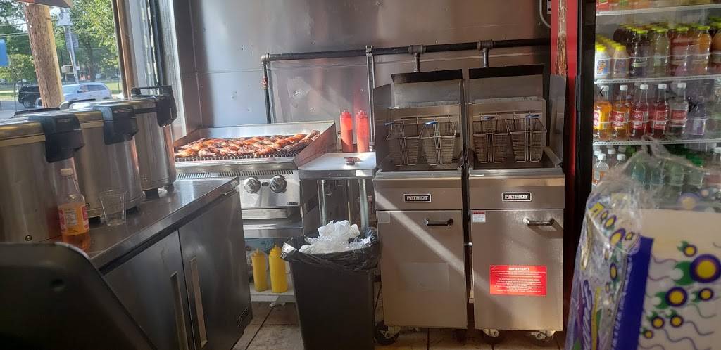 Roti R Us | restaurant | 1493 Albany Ave, Brooklyn, NY 11210, USA | 7186761777 OR +1 718-676-1777