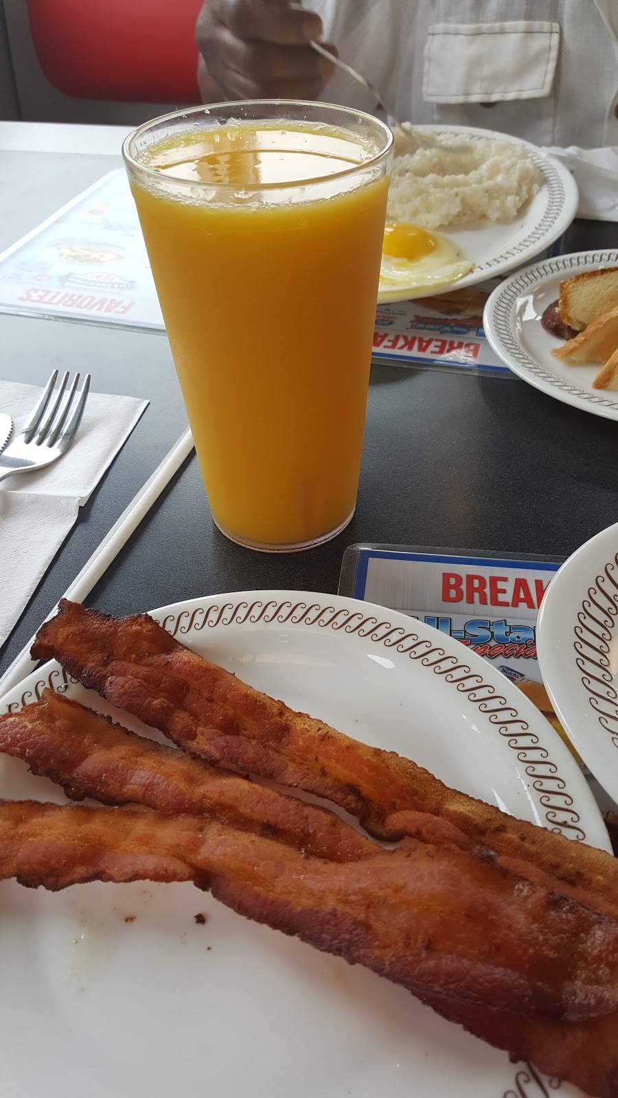 Waffle House | meal takeaway | 7813 Broad River Rd, Irmo, SC 29063, USA | 8037321232 OR +1 803-732-1232