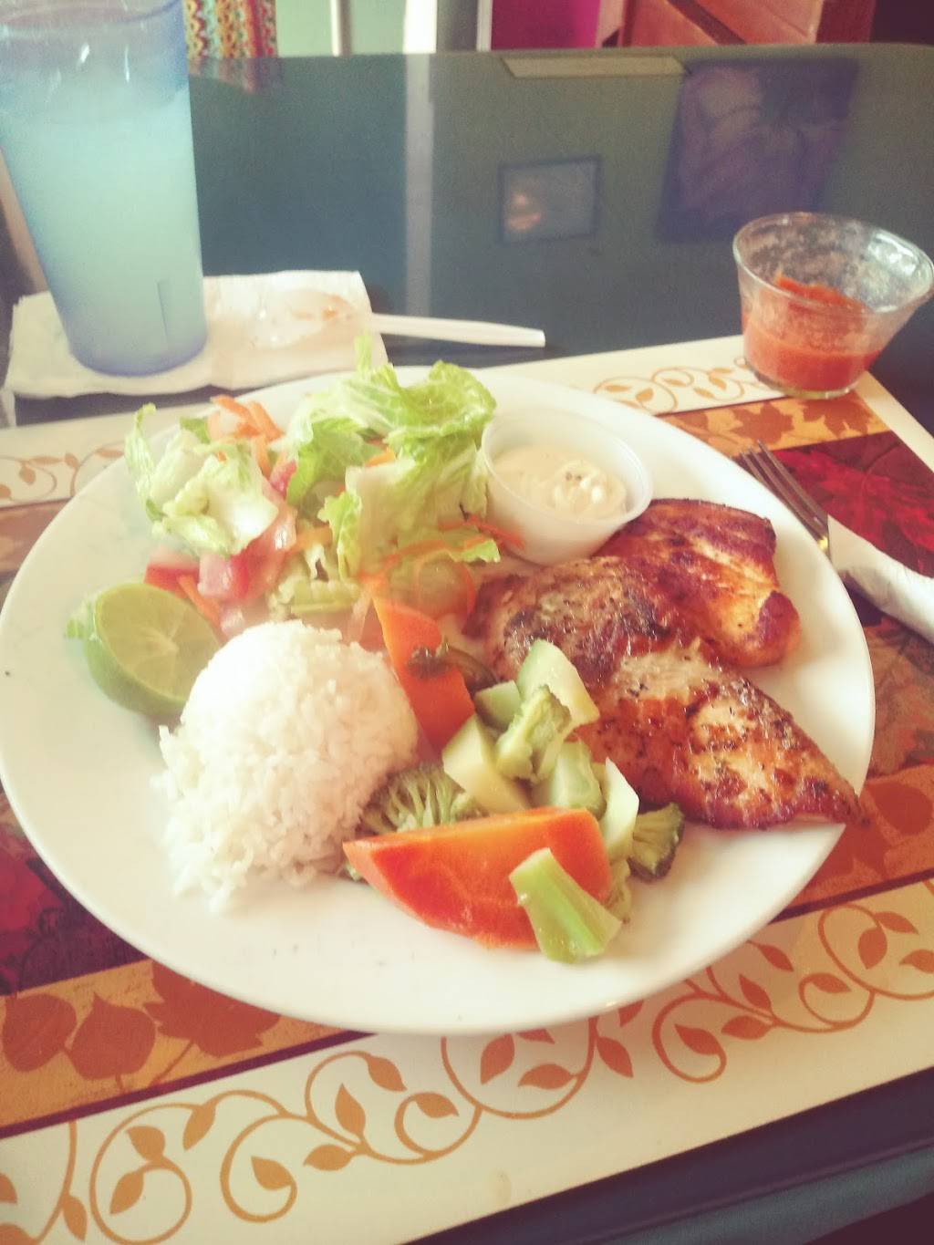 Natys Place Restaurant | restaurant | Blvd. Popotla 3347, Campo Alfonso, 22710 Rosarito, B.C., Mexico | 016616130822 OR +52 661 613 0822