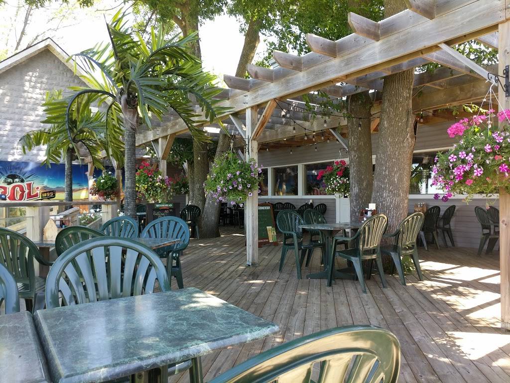 The Beach Lakefront Bar & Grill | restaurant | 221 Lake Dr N, Keswick, ON L4P 3C8, Canada | 9059890701 OR +1 905-989-0701