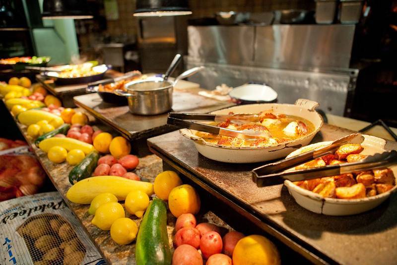 Cinzettis Italian Market | restaurant | 7201 W 91st St, Overland Park, KS 66212, USA | 9136420101 OR +1 913-642-0101