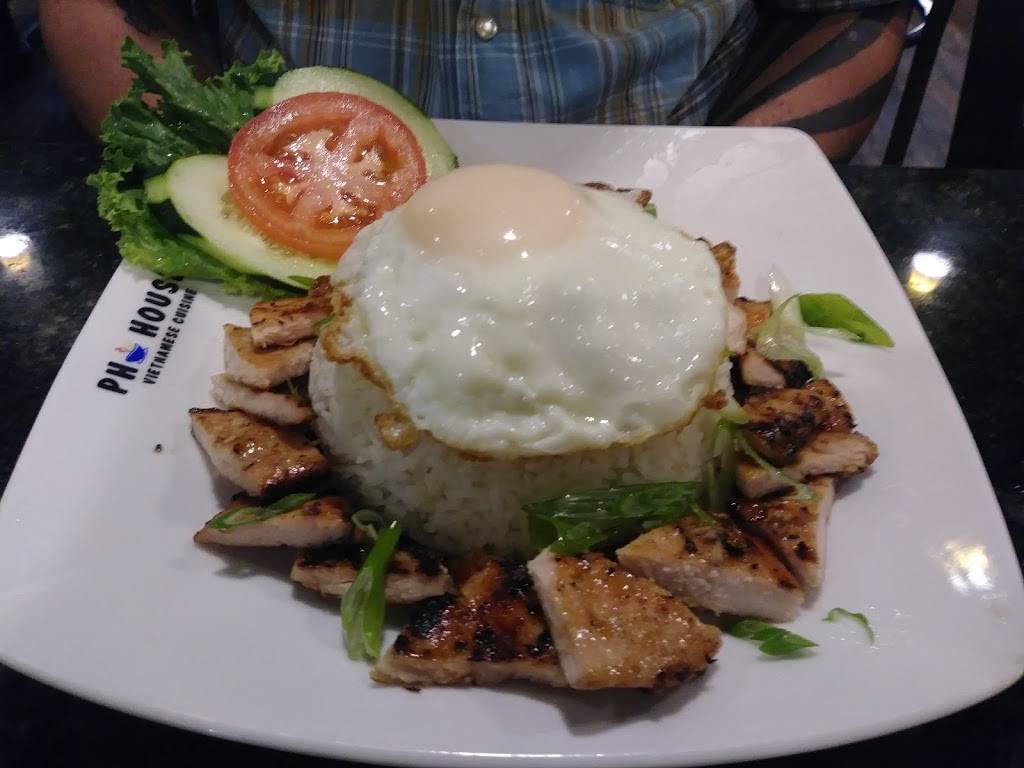 Pho House & Vietnamese Cuisine | restaurant | 10424 I-10, Baytown, TX 77523, USA | 2819180905 OR +1 281-918-0905