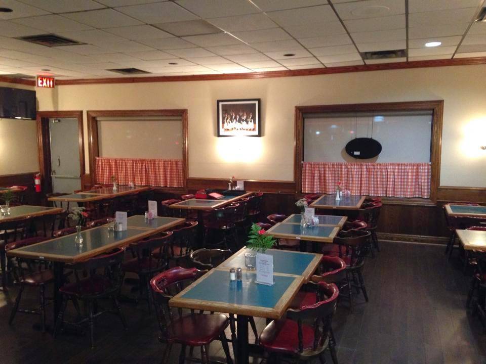 Breezy Corners Freelton | restaurant | 1480 ON-6, Hamilton, ON L8N 2Z7, Canada | 9056591556 OR +1 905-659-1556