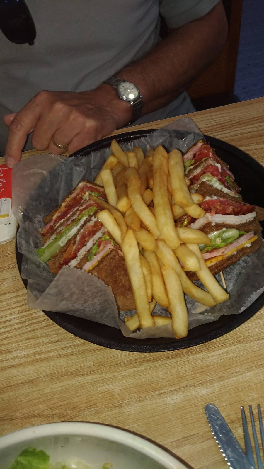 Four Seasons Restaurant | restaurant | 5298 US-27, Frostproof, FL 33843, USA | 8636352951 OR +1 863-635-2951