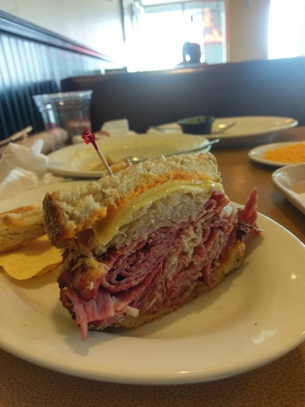 Jasons Deli | restaurant | 100 N City Pkwy, Las Vegas, NV 89106, USA | 7023660130 OR +1 702-366-0130