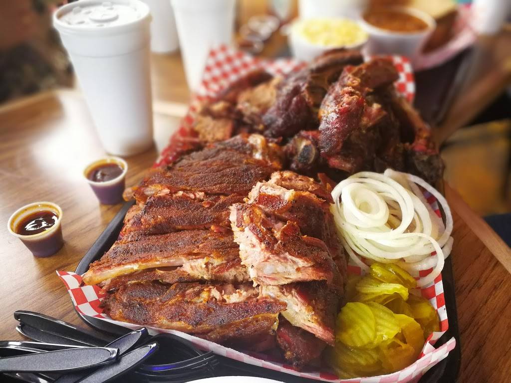 Augies Barbed Wire Smokehouse | restaurant | 3709 N St Marys St, San Antonio, TX 78212, USA | 2107350088 OR +1 210-735-0088