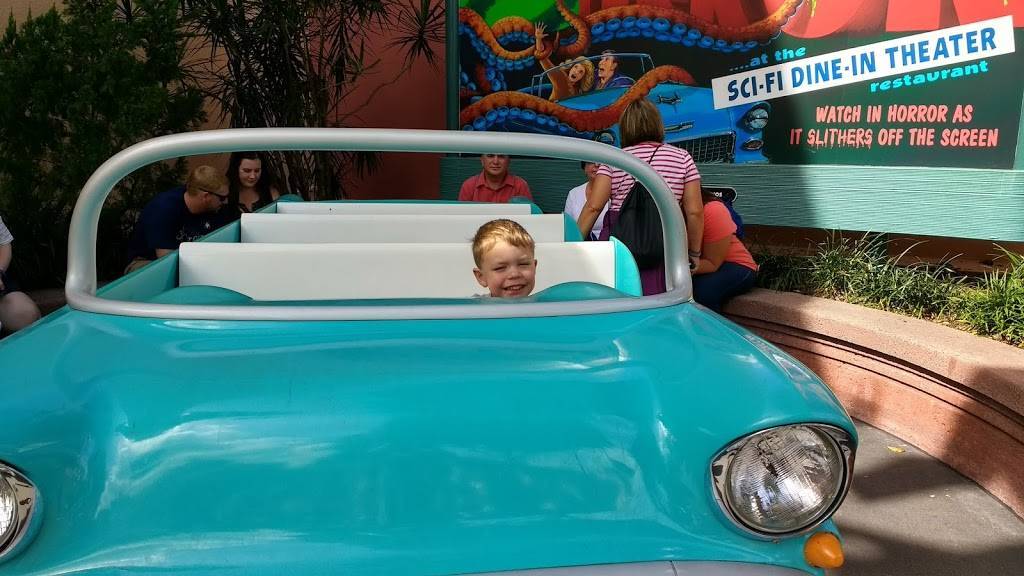 Sci-Fi Dine-In Theater Restaurant | restaurant | 351 South Studio Dr N, Orlando, FL 32830, USA | 4079393463 OR +1 407-939-3463