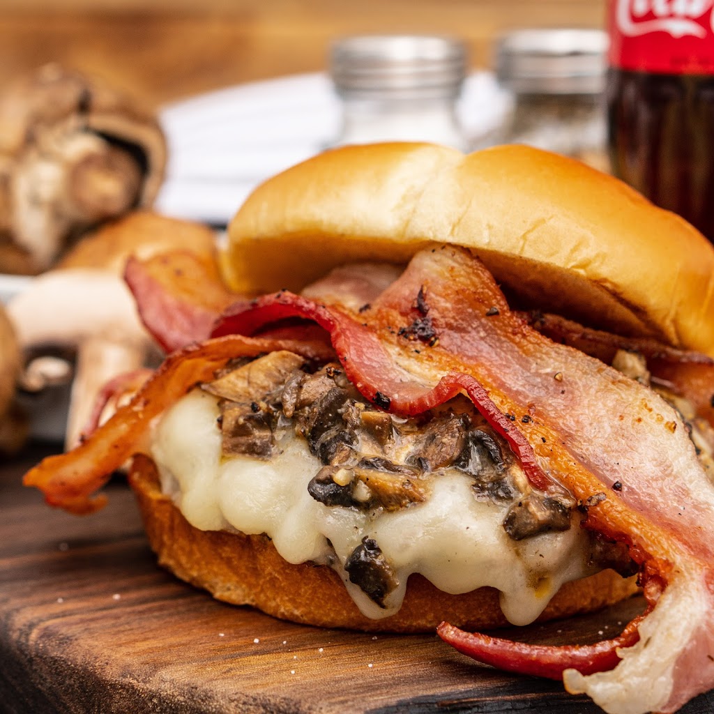 Cheesy Bs | restaurant | 921 W Commerce St, Dallas, TX 75208, USA | 4693946143 OR +1 469-394-6143