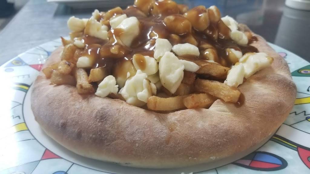 Resto La Barque | restaurant | 109 Rue Principale, Fassett, QC J0V 1H0, Canada | 8194235541 OR +1 819-423-5541