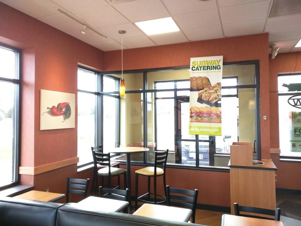 Subway Restaurants | restaurant | 1315 7th Ave, Two Harbors, MN 55616, USA | 2188346447 OR +1 218-834-6447