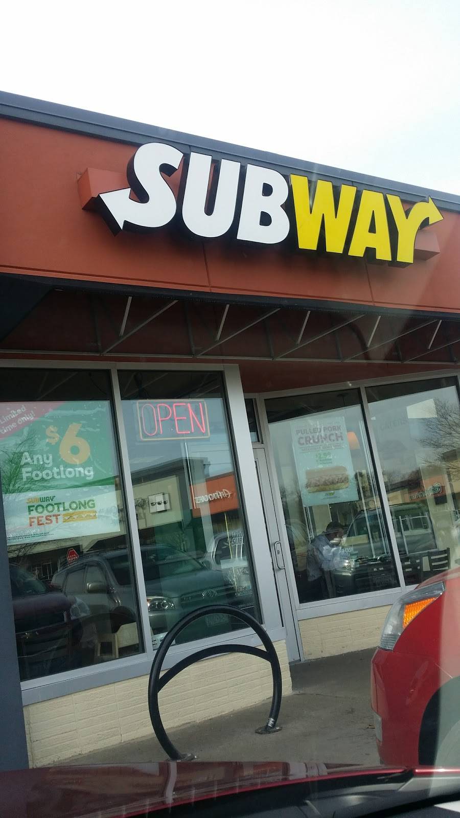 Subway | restaurant | 2900 1/2 Pentagon Dr, St Anthony, MN 55418, USA | 6127813311 OR +1 612-781-3311