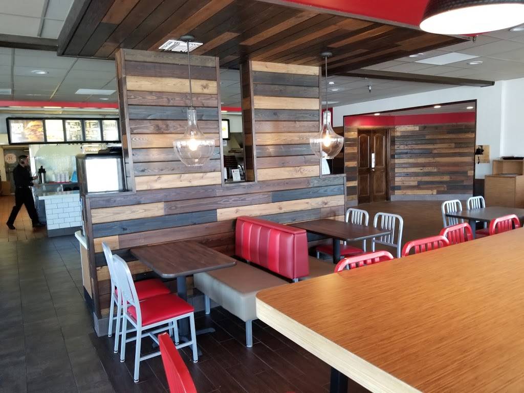 Arbys | restaurant | 23862 Bridger Rd, Lake Forest, CA 92630, USA | 9495811082 OR +1 949-581-1082