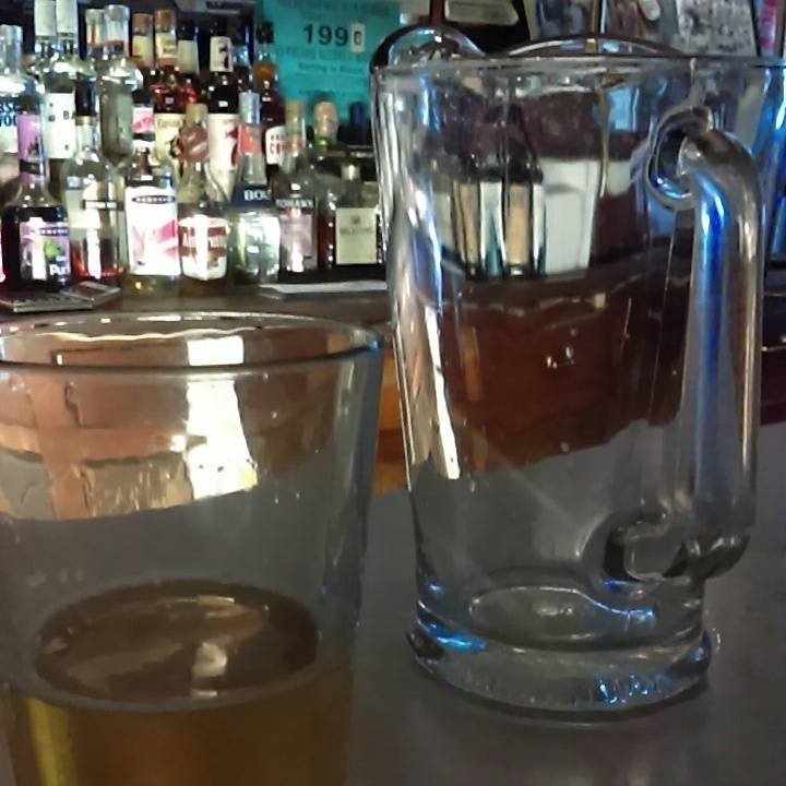 Marges Bar and Grill | restaurant | 15300 Mack Ave, Grosse Pointe, MI 48230, USA | 3138818895 OR +1 313-881-8895