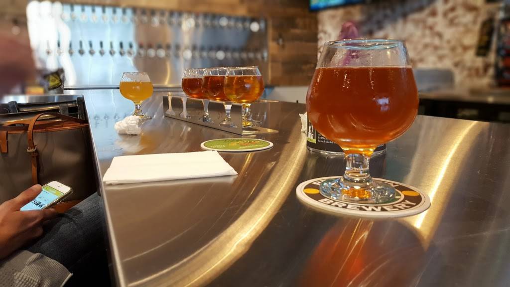 The Thirsty Growler | restaurant | 5733 TX-121 #230, The Colony, TX 75056, USA | 2146185324 OR +1 214-618-5324