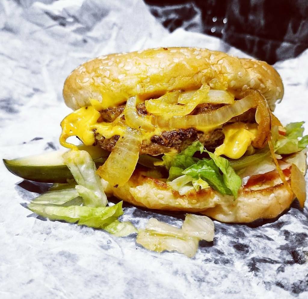 Georges Hotdogs | meal takeaway | 2612 S Kedzie Ave, Chicago, IL 60623, USA | 7735234726 OR +1 773-523-4726