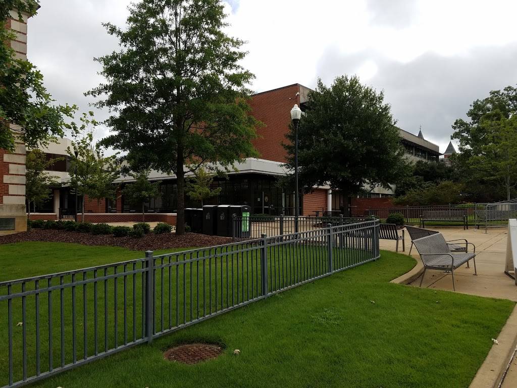 Chicken Salad Chick | restaurant | 1310 Wilmore Dr, Auburn, AL 36849, USA | 3344599125 OR +1 334-459-9125