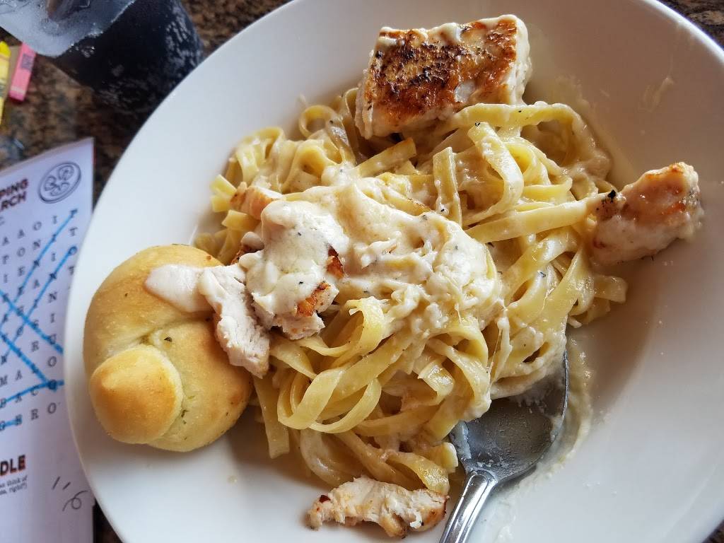 BJs Restaurant & Brewhouse | restaurant | 325 Outlet Shoppes Dr, Oklahoma City, OK 73128, USA | 4057879900 OR +1 405-787-9900