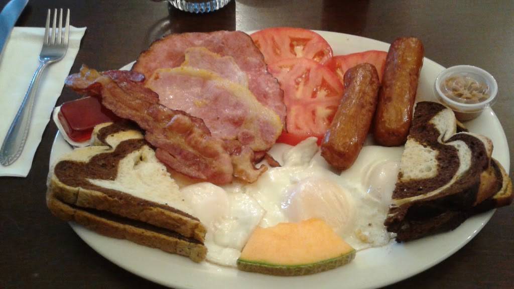 County Diner | restaurant | 2584 Manning Rd, Windsor, ON N8N 2L9, Canada | 5197393600 OR +1 519-739-3600