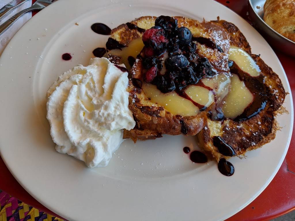 Le Petit Triangle Café | restaurant | 1881 Fulton Rd, Cleveland, OH 44113, USA | 2162811881 OR +1 216-281-1881