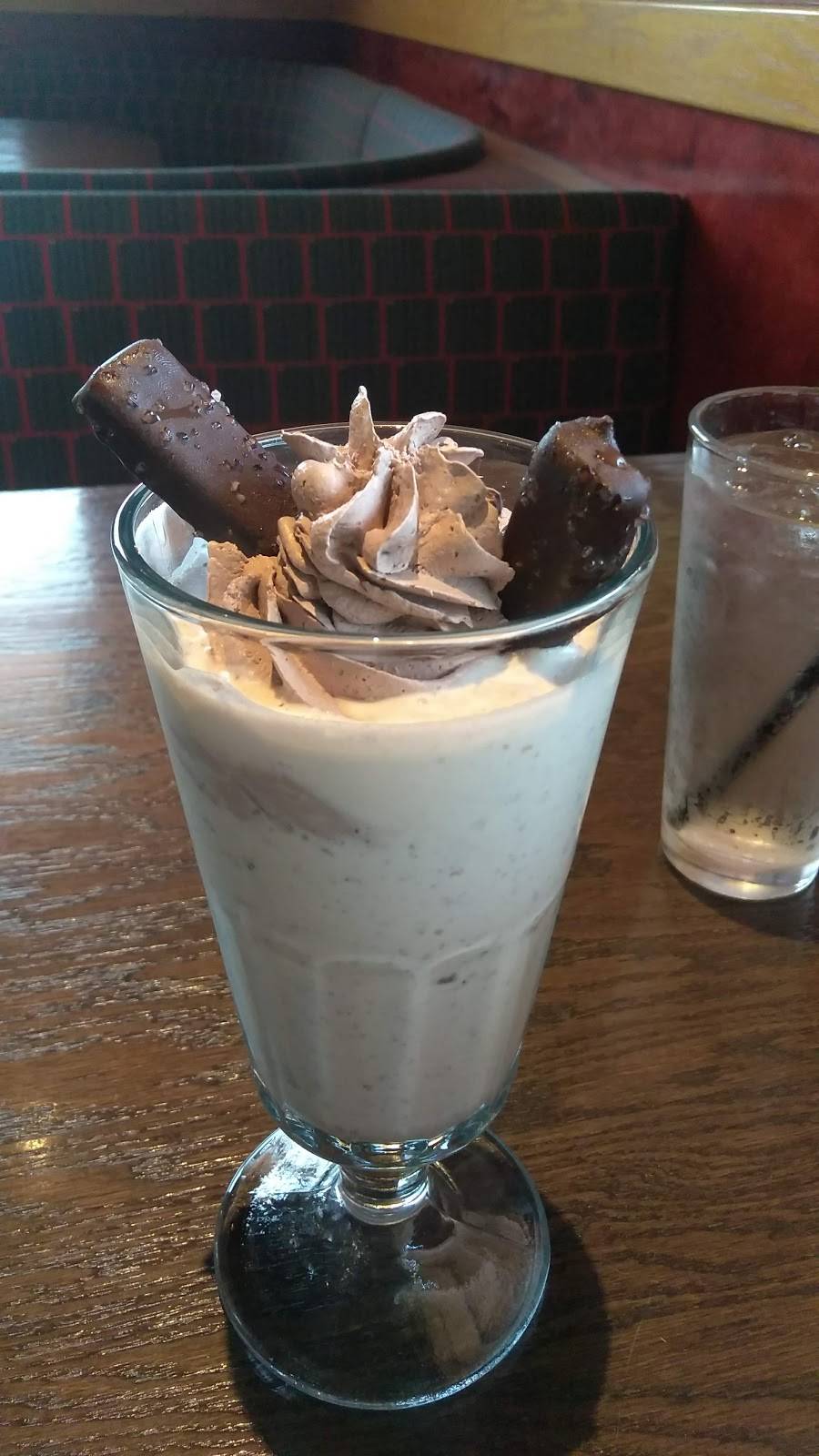 Red Robin Gourmet Burgers and Brews | restaurant | 21215 Bothell Everett Hwy, Bothell, WA 98021, USA | 4254833595 OR +1 425-483-3595