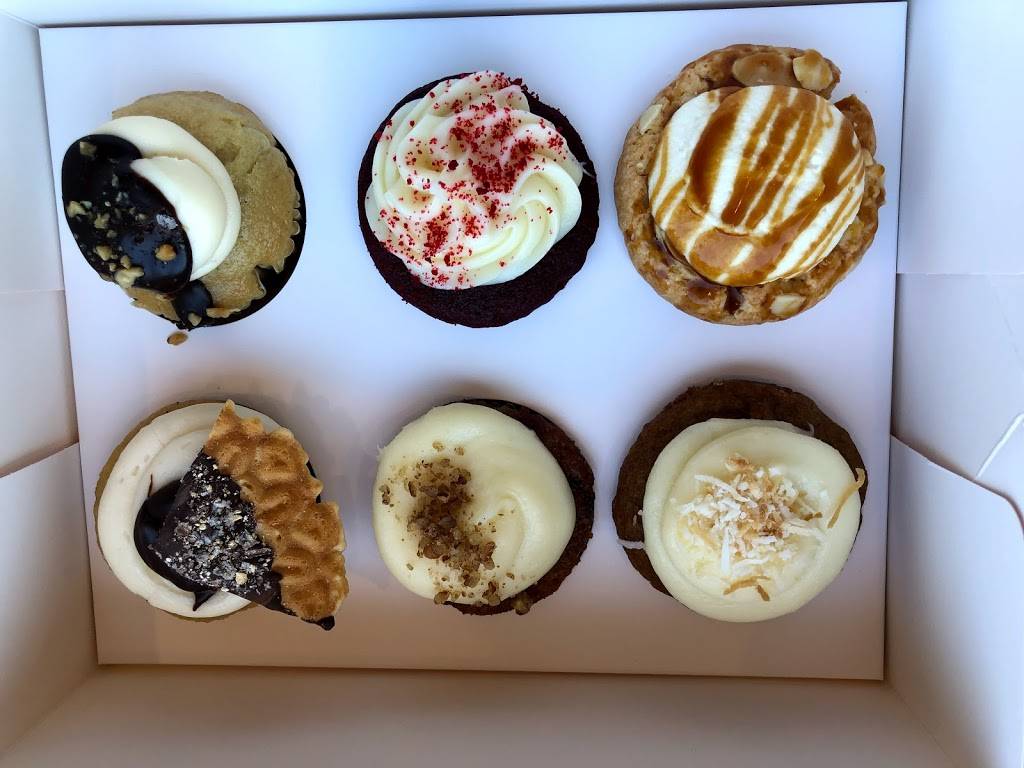 Carytown Cupcakes | meal takeaway | 3111 W Cary St, Richmond, VA 23221, USA | 8043552253 OR +1 804-355-2253
