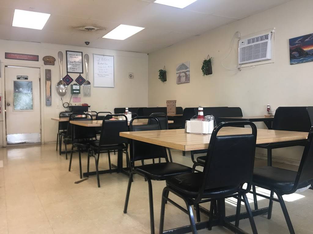 Dudleys Family Style Restaurant | restaurant | 4614 S Amherst Hwy, Madison Heights, VA 24572, USA | 4348455345 OR +1 434-845-5345