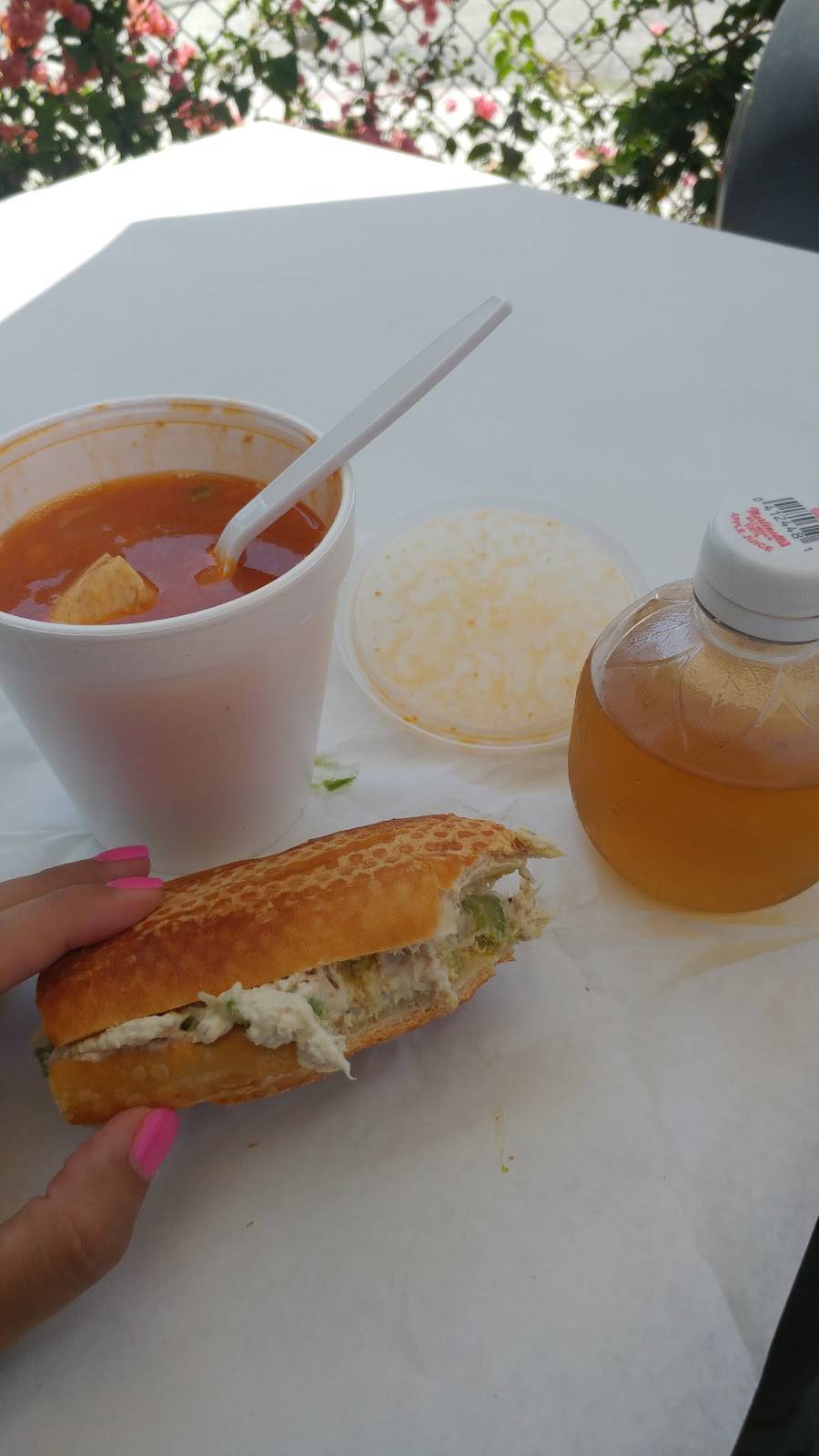 seventeen cafe | restaurant | 7734 San Fernando Rd, Sun Valley, CA 91352, USA | 7472232056 OR +1 747-223-2056