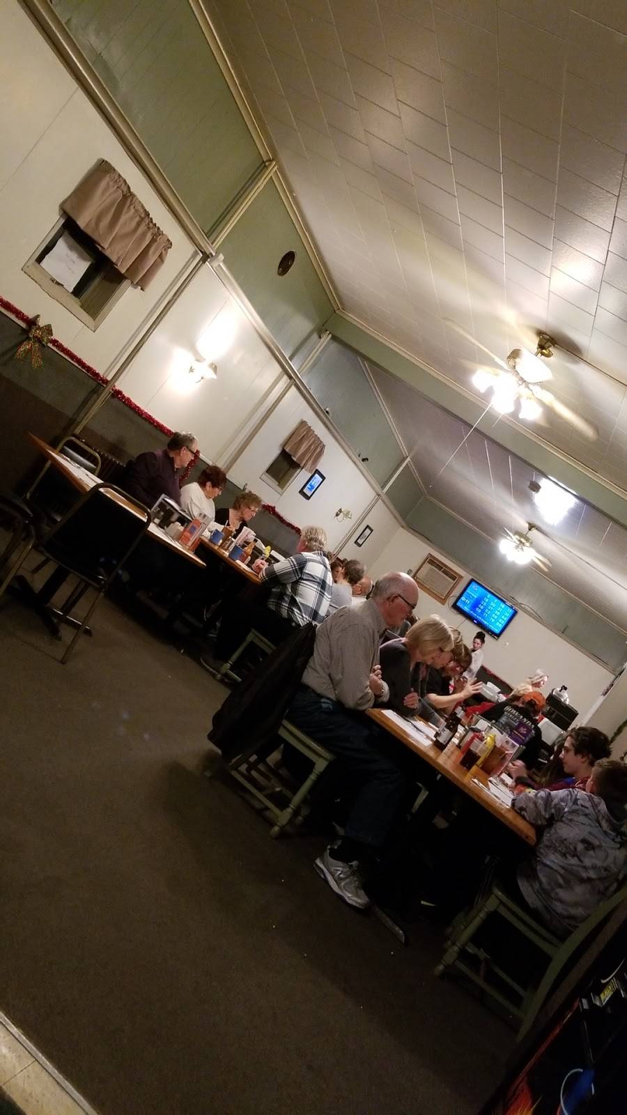 Tavern On the Mall | restaurant | 33 Main St, Forestville, NY 14062, USA | 7169659783 OR +1 716-965-9783