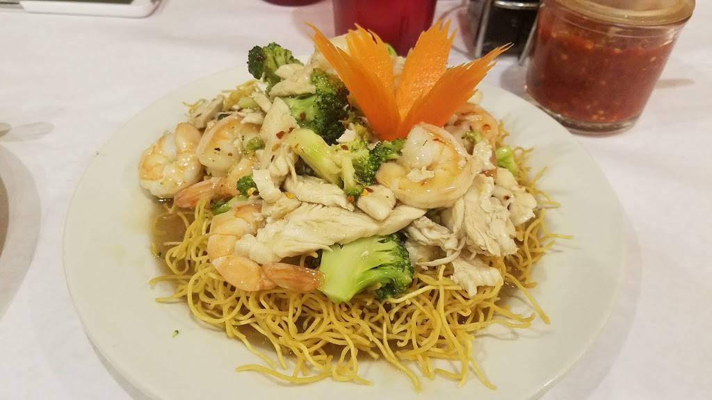 Snail Thai Cuisine | restaurant | 1649 E 55th St, Chicago, IL 60615, USA | 7736675423 OR +1 773-667-5423