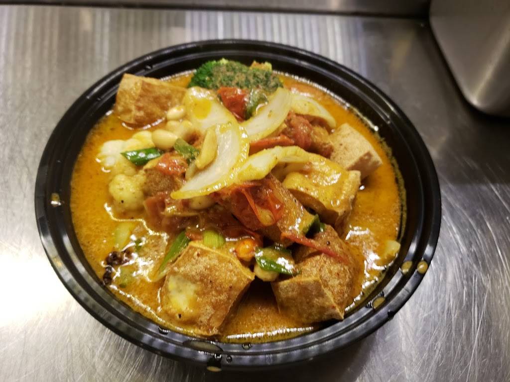 Phở Đông Gia Việt Thái Restaurant Halal | restaurant | 256 Browns Line, Etobicoke, ON M8W 1X1, Canada | 6479965744 OR +1 647-996-5744