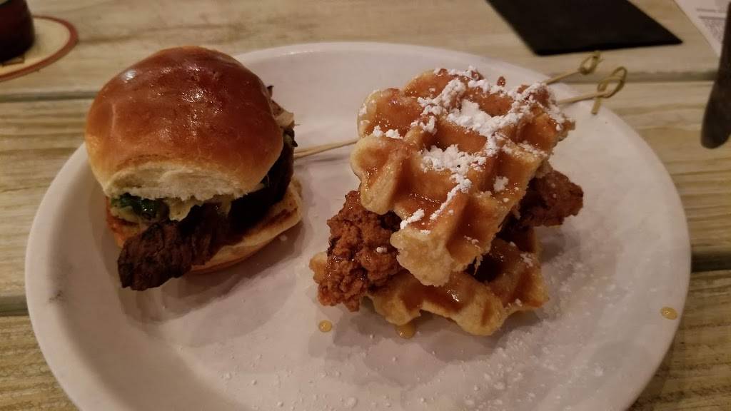 Black Sheep On Broadway | restaurant | 128 SW Broadway St #1139, Ocala, FL 34471, USA | 3526221207 OR +1 352-622-1207