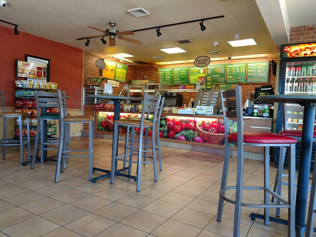 Subway | meal takeaway | 101 Willow Dr, Lochbuie, CO 80603, USA | 7206850228 OR +1 720-685-0228