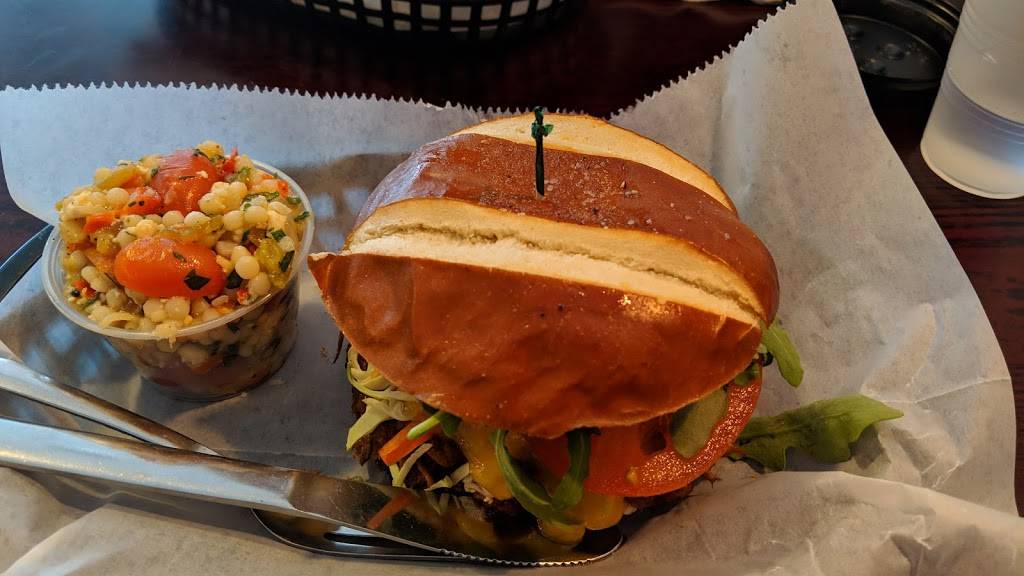 Sulten Belly | restaurant | 220 N Main St, Waupaca, WI 54981, USA | 7158025089 OR +1 715-802-5089