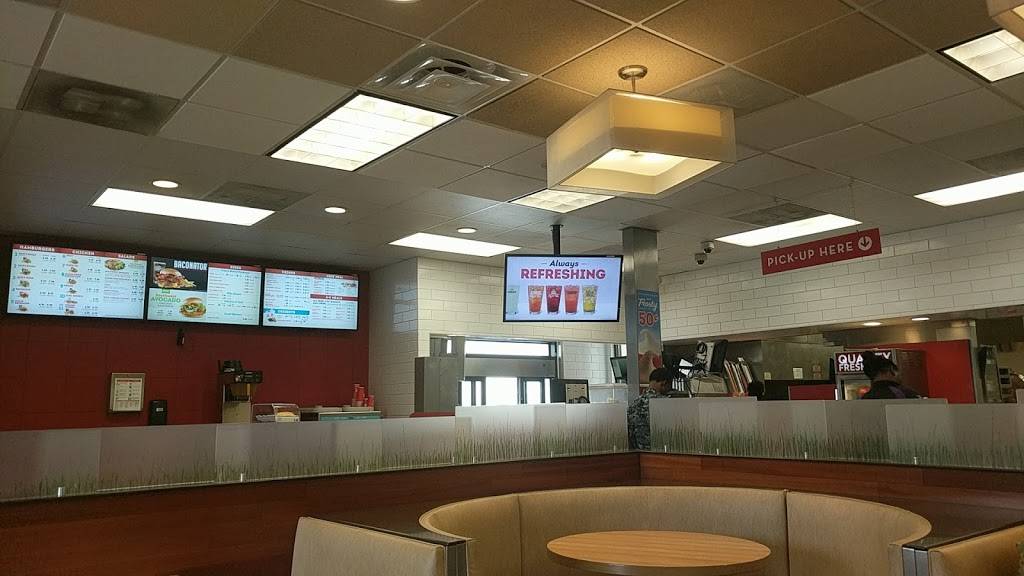 Wendys | restaurant | 8275 Hampton Blvd, Norfolk, VA 23505, USA | 7574231971 OR +1 757-423-1971