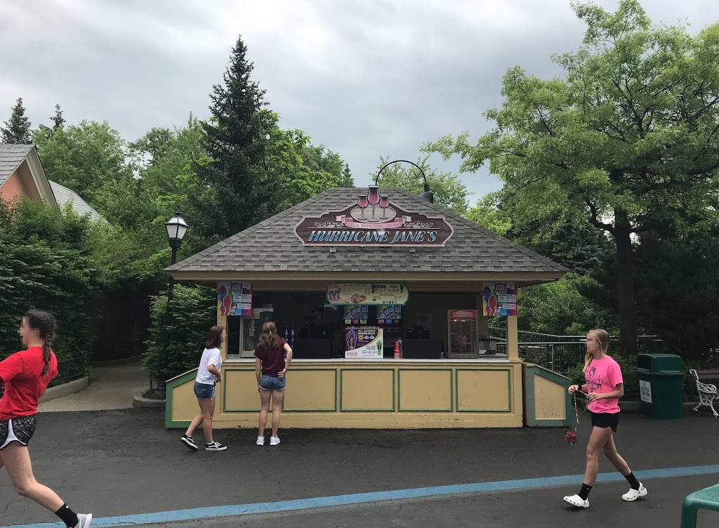 Hurricane Jane’s | meal takeaway | 1 Great America Parkway, Gurnee, IL 60031, USA | 8472491776 OR +1 847-249-1776