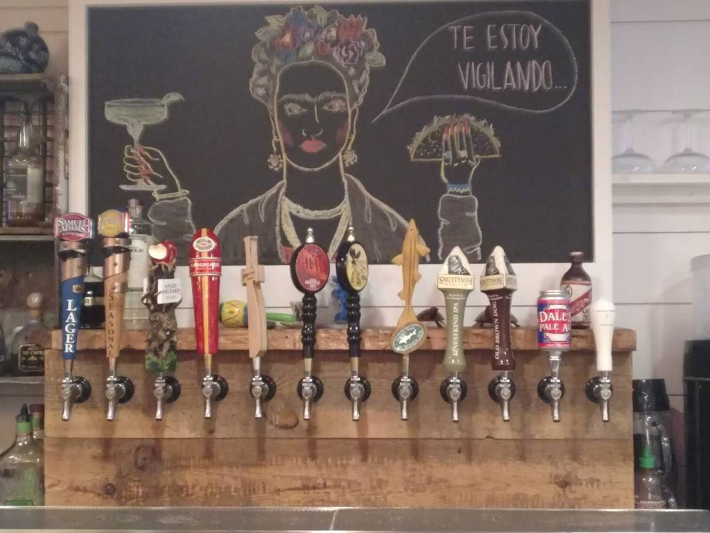 Guac-N-Roll | restaurant | 9 Ocean Ave, York, ME 03909, USA | 2073614822 OR +1 207-361-4822