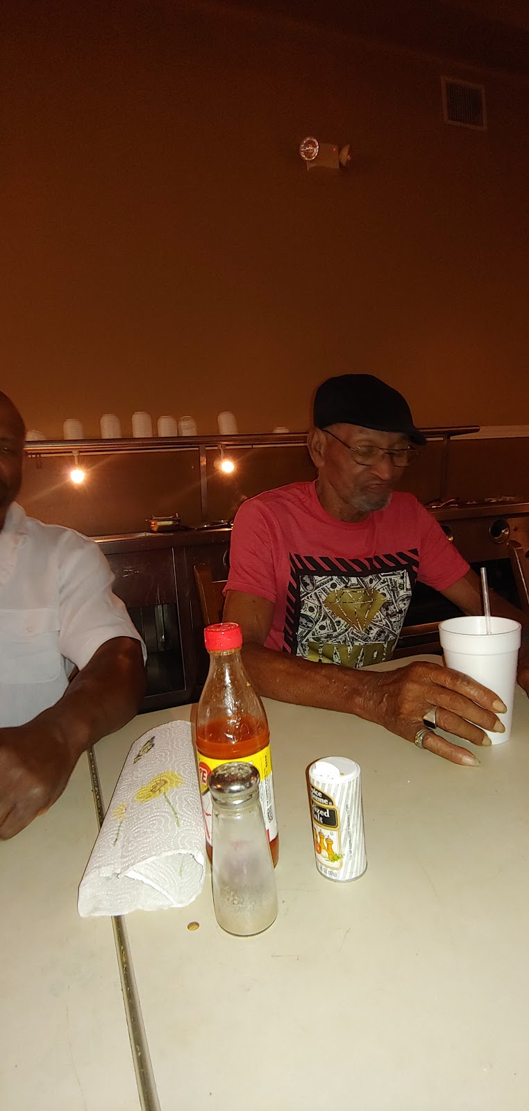 Cades Home Cooking | restaurant | 9 East Square, Washington, GA 30673, USA | 7066785586 OR +1 706-678-5586