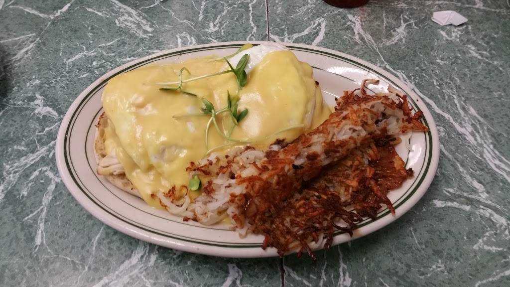 Little Fat Gretchens | cafe | 108 S Main St, Waupaca, WI 54981, USA | 7152580132 OR +1 715-258-0132