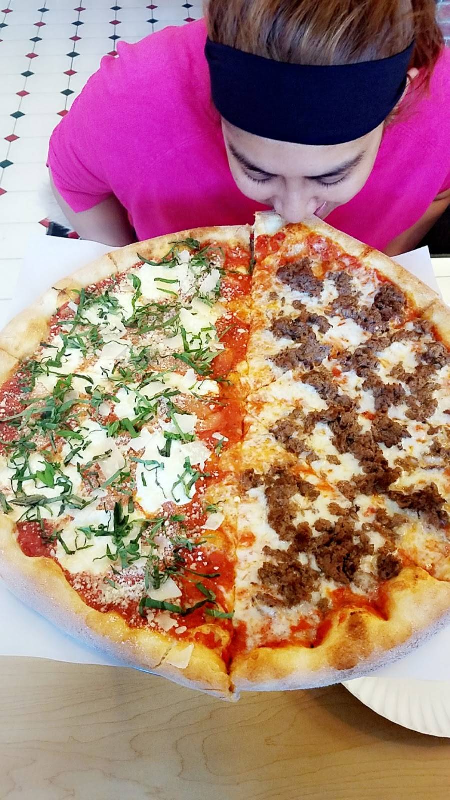 Old School Italian Pizzeria | restaurant | 552 Washington St, Wellesley, MA 02482, USA | 7812358300 OR +1 781-235-8300