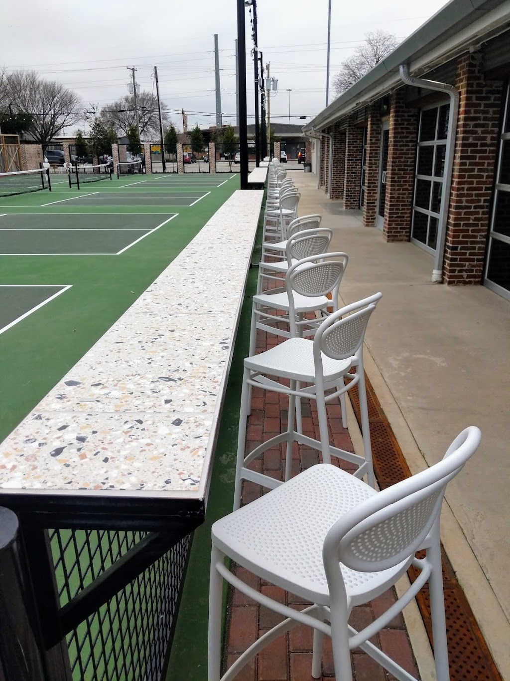 Courtside Kitchen | restaurant | 1615 Rogers Rd, Fort Worth, TX 76107, USA | 6822555751 OR +1 682-255-5751