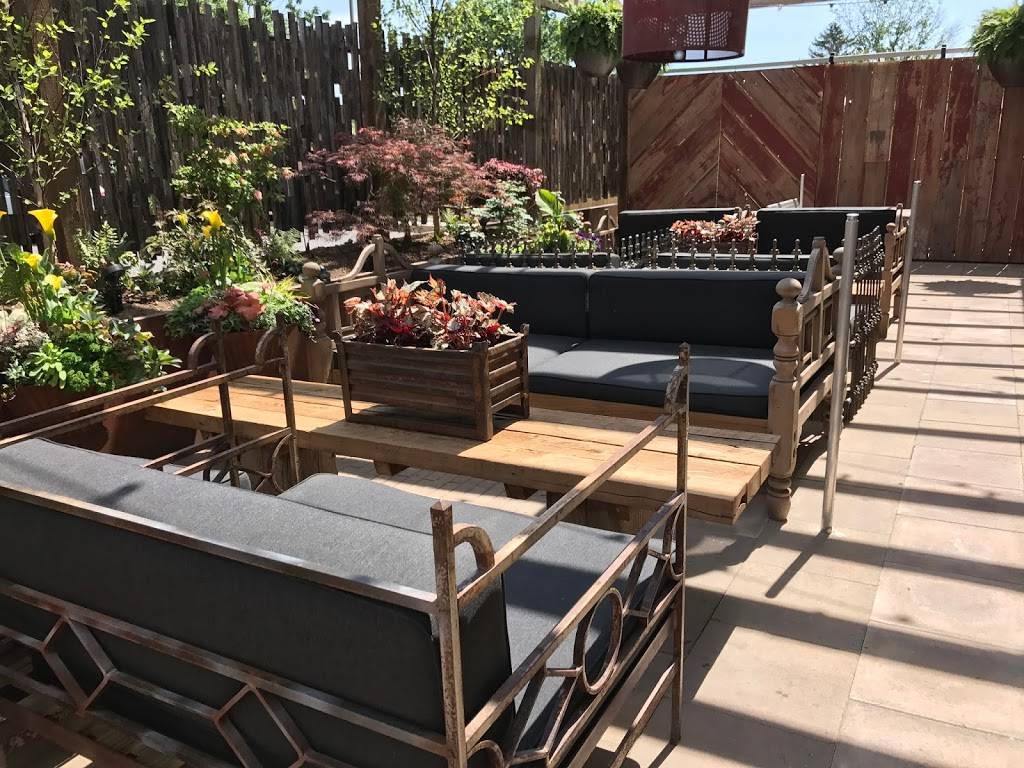 Chestnut Hill Brewing Company | restaurant | Market at the Fareway, 8221 Germantown Ave, Philadelphia, PA 19118, USA | 2152470300 OR +1 215-247-0300