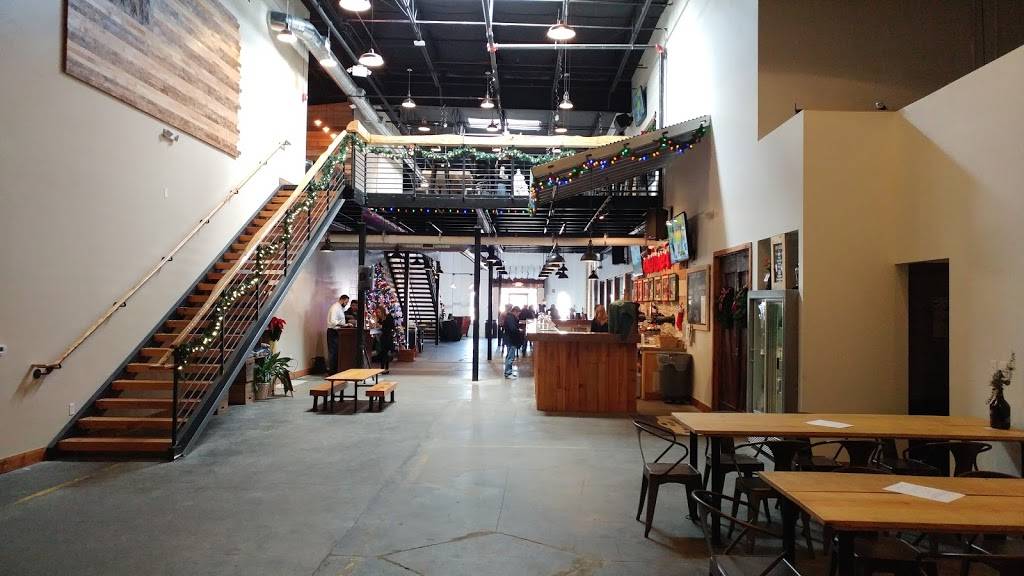 Tradition Brewing Company | restaurant | 700 Thimble Shoals Blvd, Newport News, VA 23606, USA | 7575929393 OR +1 757-592-9393