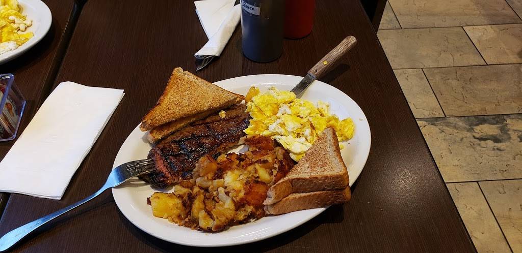 Airport Gate Cafe & Grill | restaurant | 924 Dixon Rd, Etobicoke, ON M9W 1J9, Canada | 6477482233 OR +1 647-748-2233