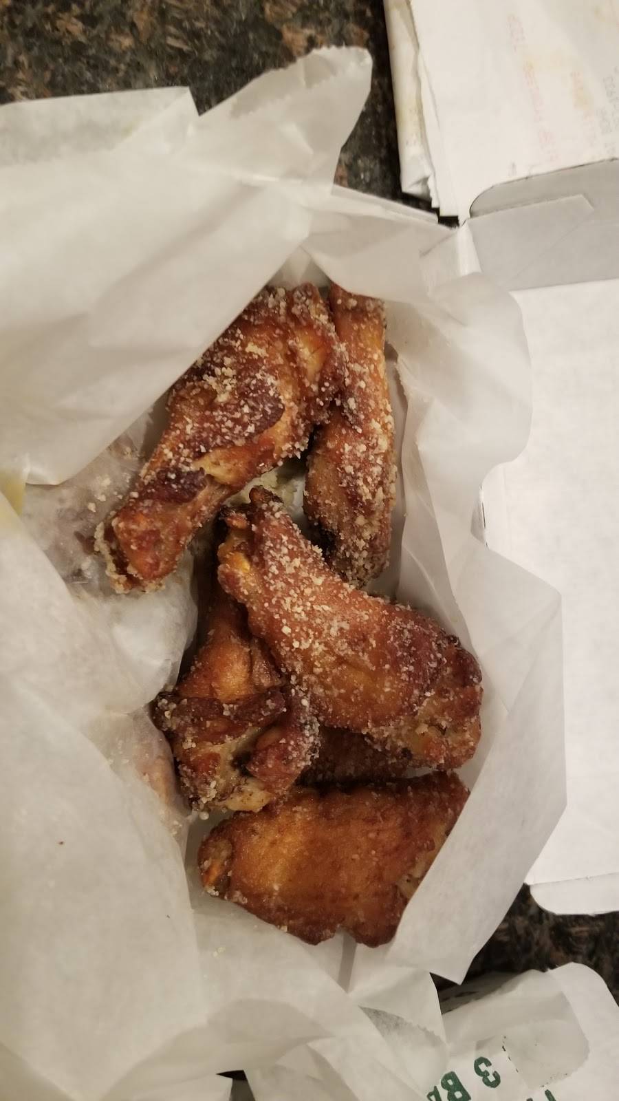 Round Table Pizza | meal delivery | 16534 Soledad Canyon Rd, Canyon Country, CA 91387, USA | 6612528000 OR +1 661-252-8000