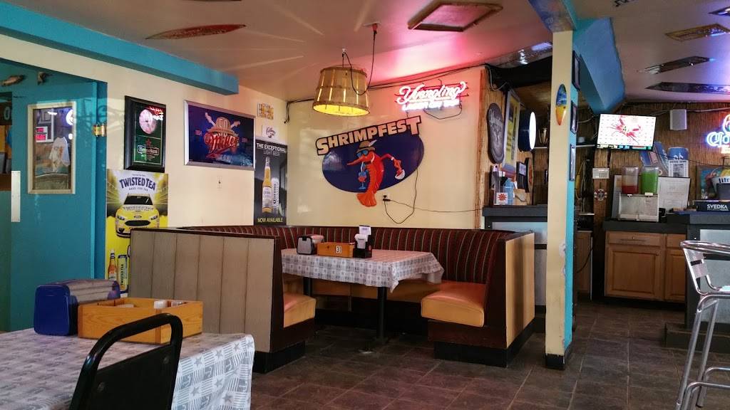 Gilligans Pier | restaurant | 11535 Popes Creek Rd, Newburg, MD 20664, USA | 3012594514 OR +1 301-259-4514