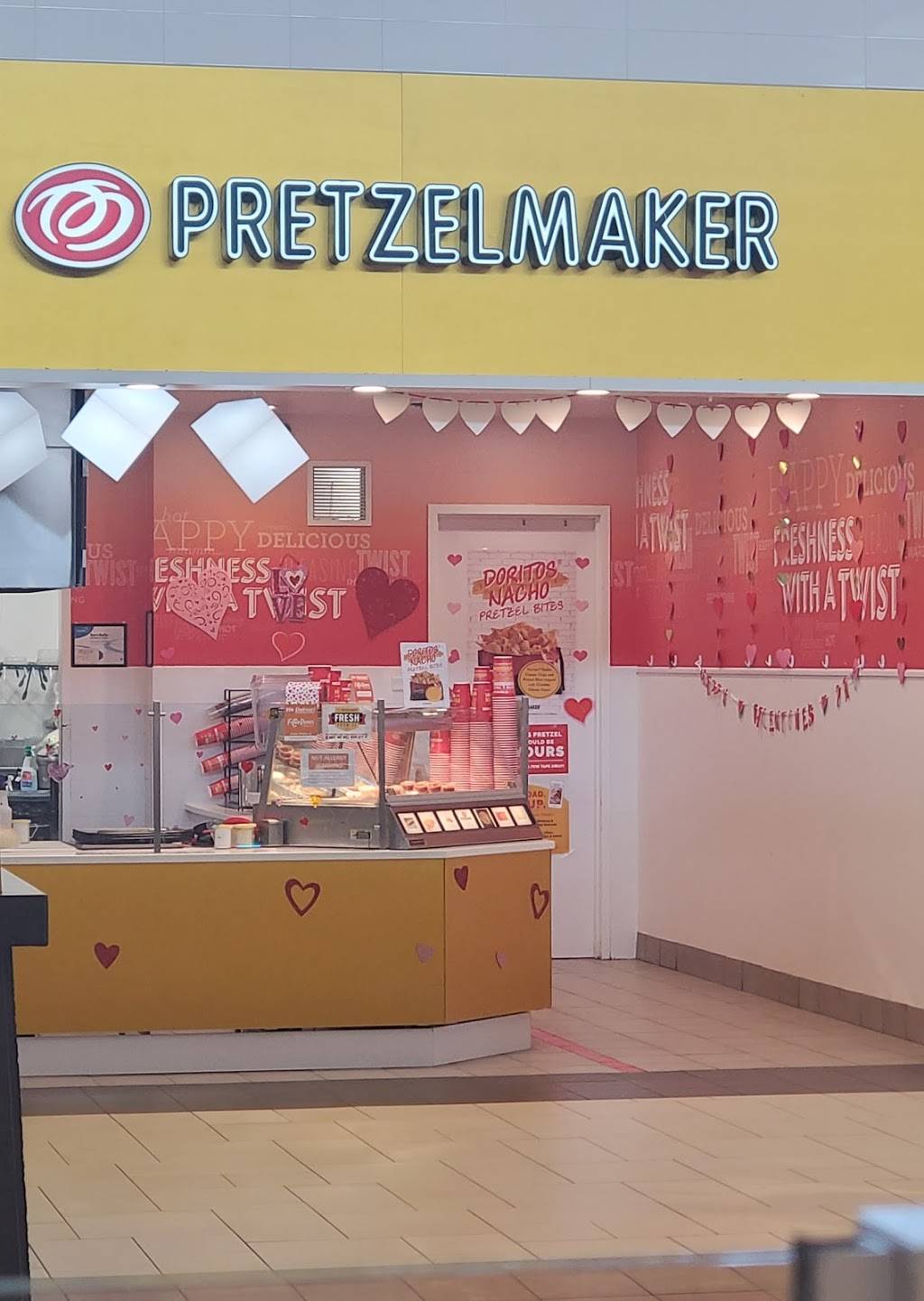 Pretzelmaker | restaurant | 4101 W Division St, St Cloud, MN 56301, USA | 3202512553 OR +1 320-251-2553