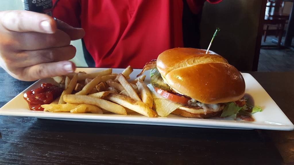 OCharley’s Restaurant & Bar | restaurant | 3975 Veterans Memorial Pk, St Peters, MO 63376, USA | 6369282000 OR +1 636-928-2000