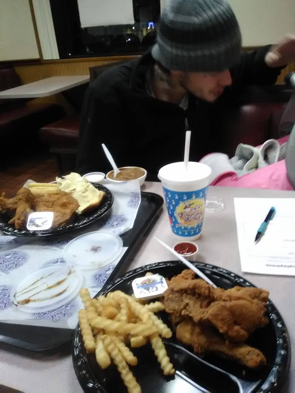 Penguin Point | restaurant | 301 Lusher Ave, Elkhart, IN 46517, USA | 5742935247 OR +1 574-293-5247