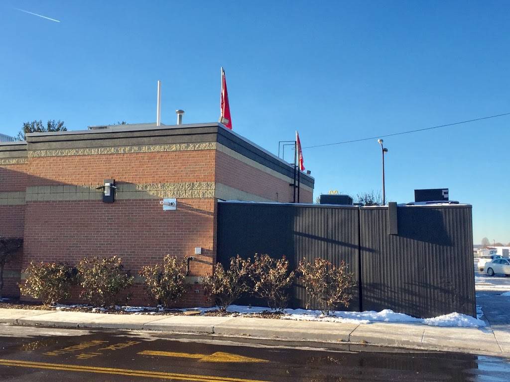 Wendys | restaurant | 401 Washington St, Ravenswood, WV 26164, USA | 3042733703 OR +1 304-273-3703